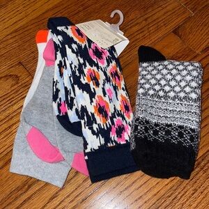 A New day 3 pack crew cuddl Duds socks